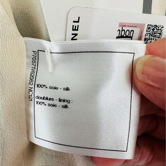 NWT Chanel 100% Silk Ecru Multi-Color Chanel Logo Jacket 42 / L - Picture 13 of 16